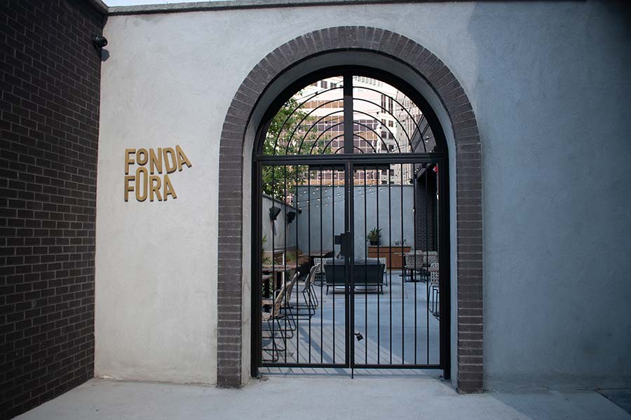 Photo of Fonda Fora.